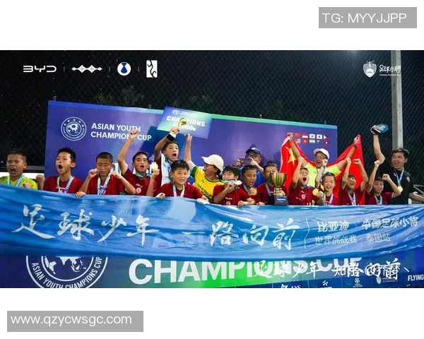 军字当头的足球小将们展现青春风采与梦想追逐之路