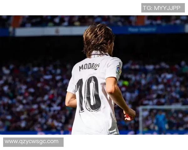 足球明星独特技艺与经典动作解析揭秘